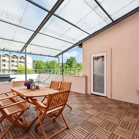 I Altstadtvilla Mit Garten Direkt Am Wasser Mit Parkplatz Hébergement de vacances