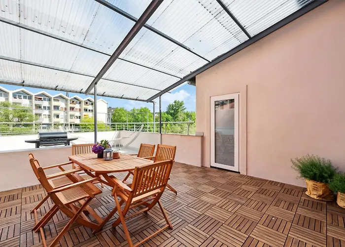 I Altstadtvilla Mit Garten Direkt Am Wasser Mit Parkplatz Dom wakacyjny